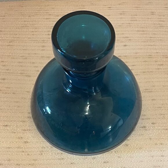 Vintage Mid-Century Modern Blenko-Style Blue Glass Decanter - Flat Head Stopper - Picture 4 of 6